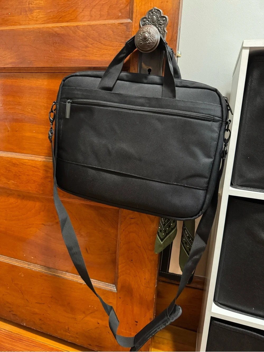 Samsonite Black Men's Laptop Shoulder/Messenger Bag